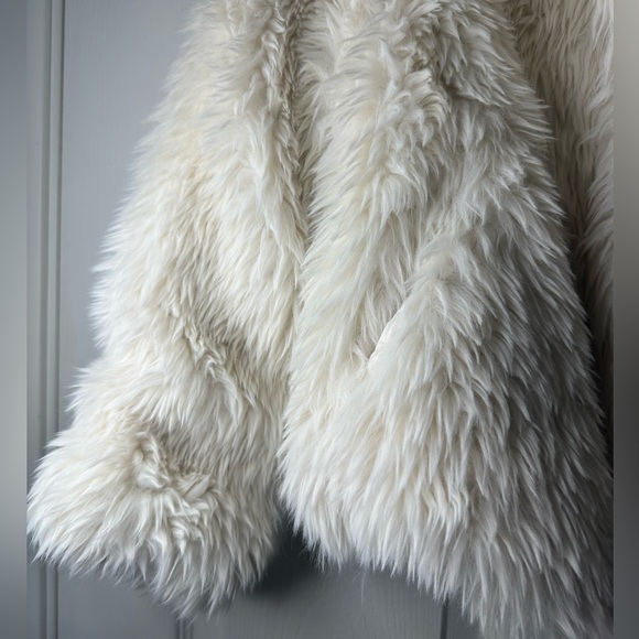 Faux Fur Coat - Picture 5 of 16